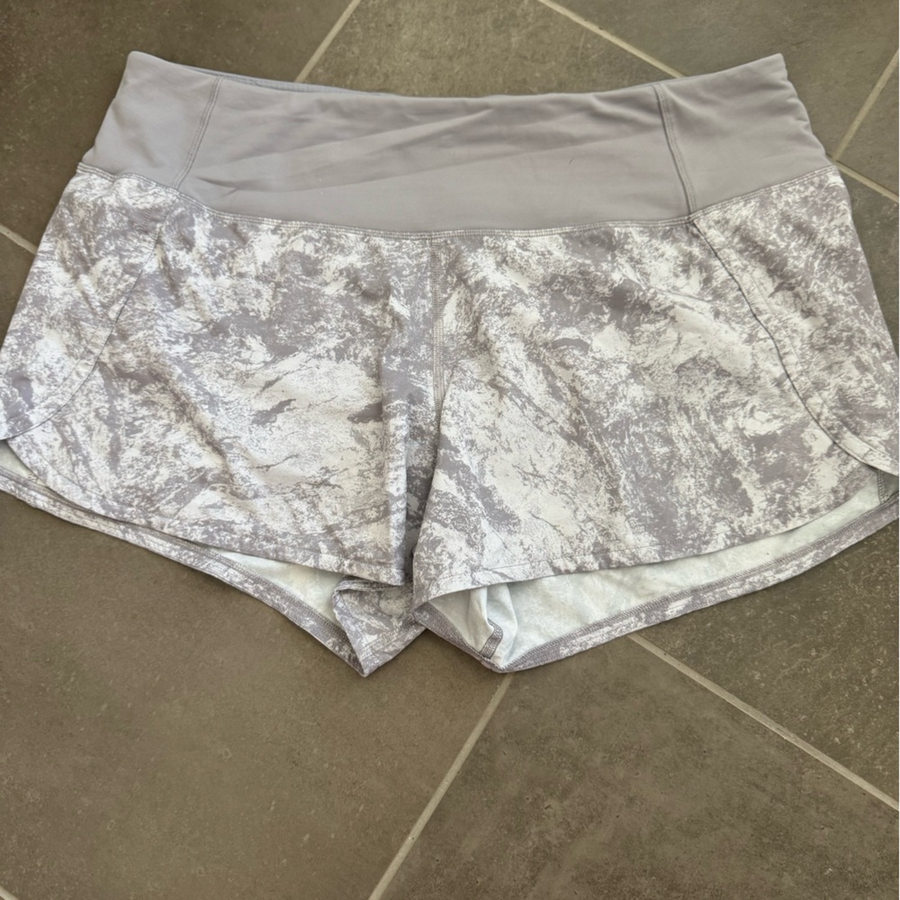 Lululemon Athletica Light Gray Shorts Speed Up 4” - Picture 1 of 3